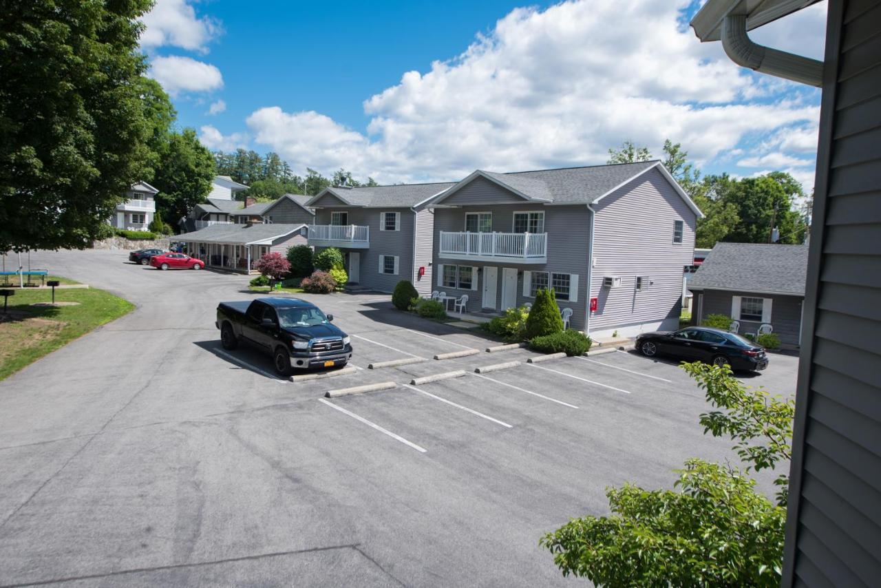 Americas Best Value Inn & Suites Lake George Bagian luar foto