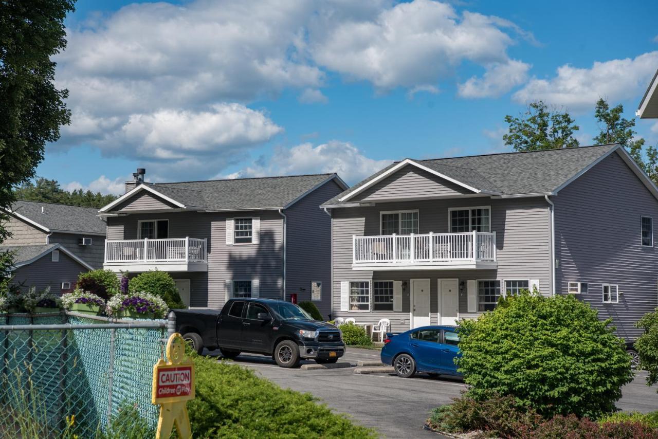 Americas Best Value Inn & Suites Lake George Bagian luar foto